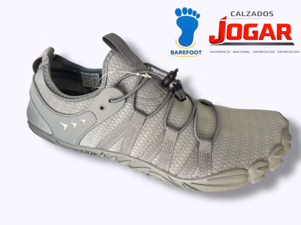 Zapatilla barefoot caballero 9-1948 con suela plana, horma amplia y flexibilidad natural para una pisada libre y estable.