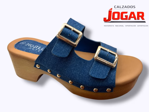 Sandalia zueco para señora HD 003 con plataforma y doble hebilla decorativa.