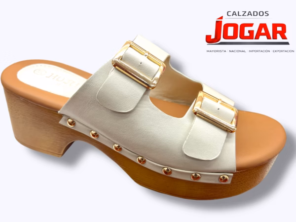 Sandalia zueco para señora HD 003 con plataforma y doble hebilla decorativa.